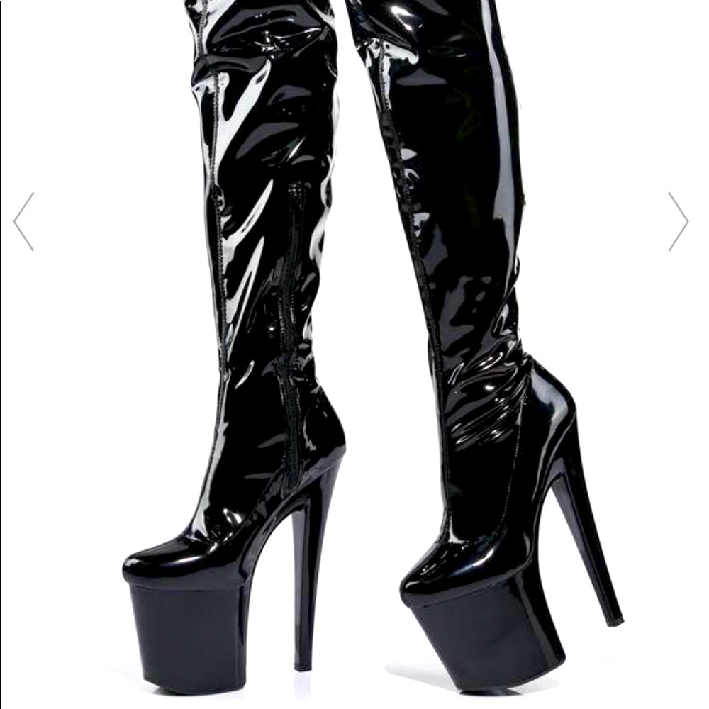 BLACK
Man Made Materials
6" Hee / Brand knew